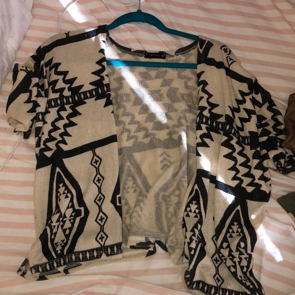 Half Sleeve Aztec Print Cardigan
